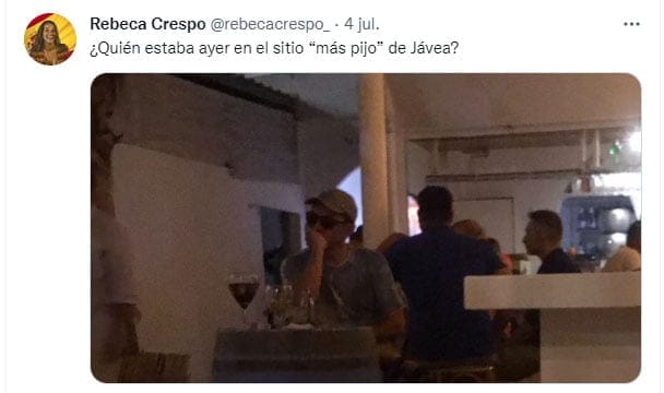 Imagen: Un periodista caza a Juan Carlos Monedero en un local de Xàbia