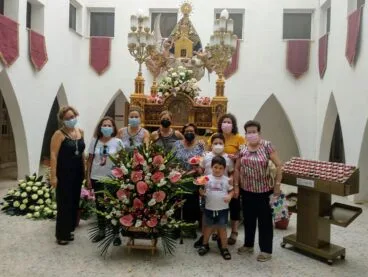 Vecinos de la Calle Triana en la ofrenda