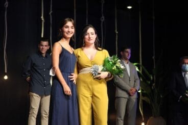 Presidentas de 2021 y 2022 en el acto de elección de Reina, damas y presidentes de la Quintà 2022
