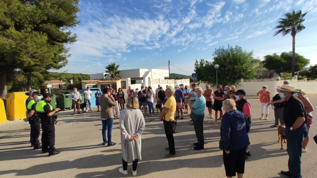 Asamblea del alcalde de Xàbia con los vecinos de Les Fonts