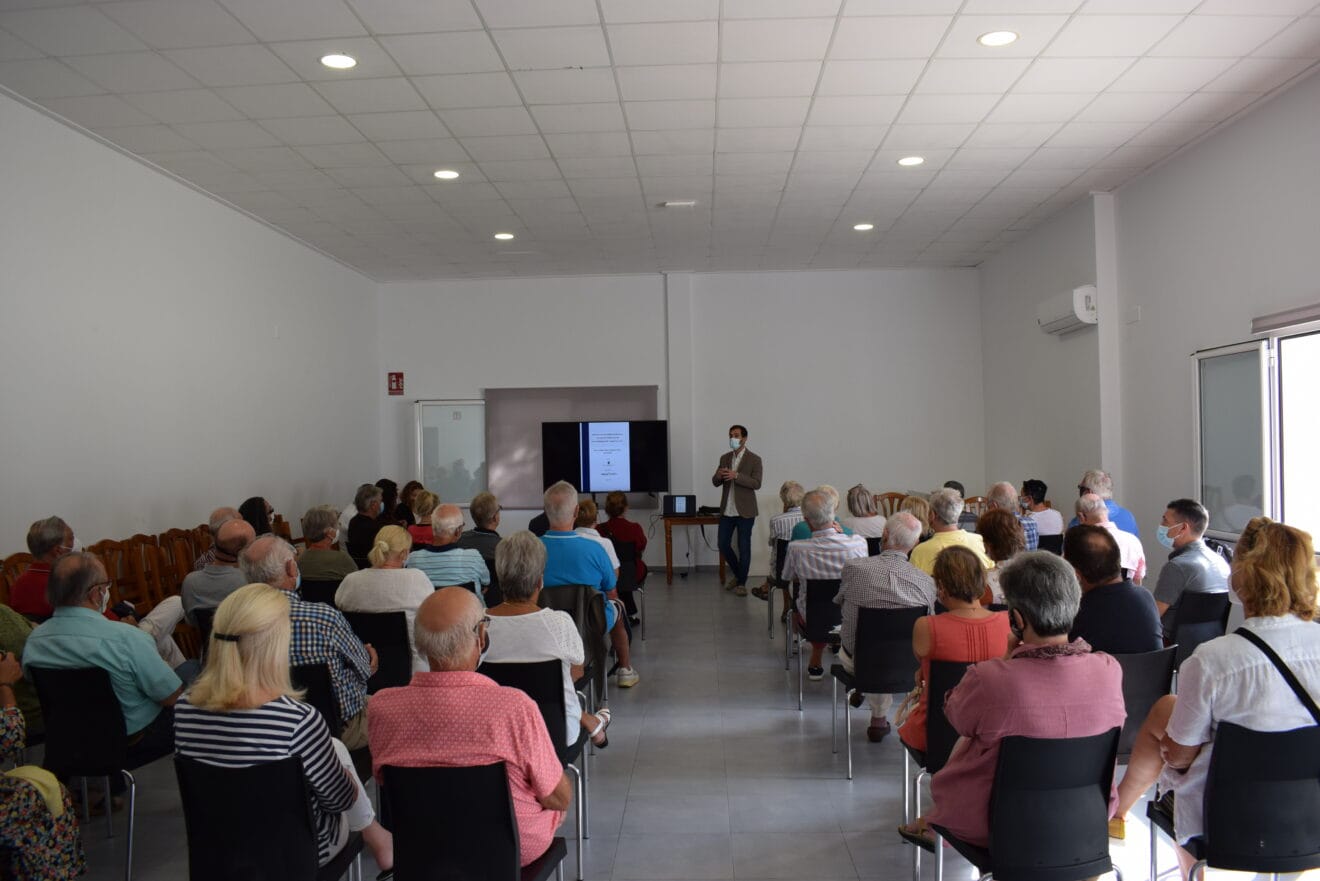 Asamblea vecinal en Benitatxell