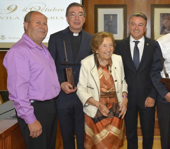 Imagen: Doña Ramona en el acto del 9 de Octubre