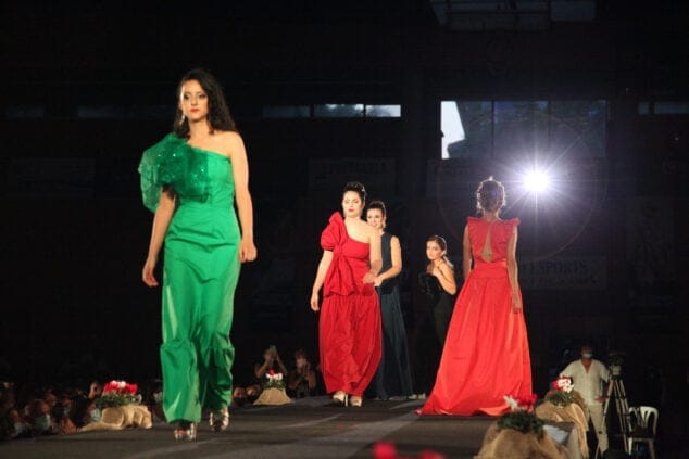 Imagen: Desfile de moda de Rubén Bisquert durante el acto
