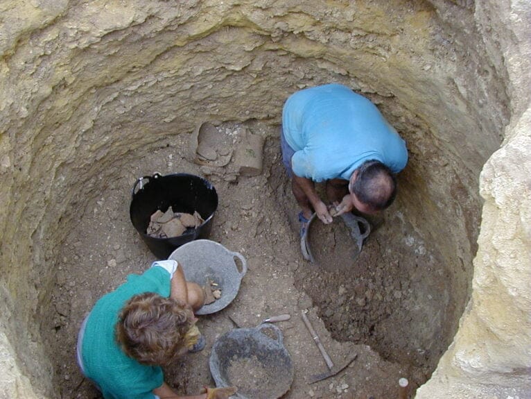 Hallazgos arqueológicos en las excavaciones para la construcción de la Casa de Cultura