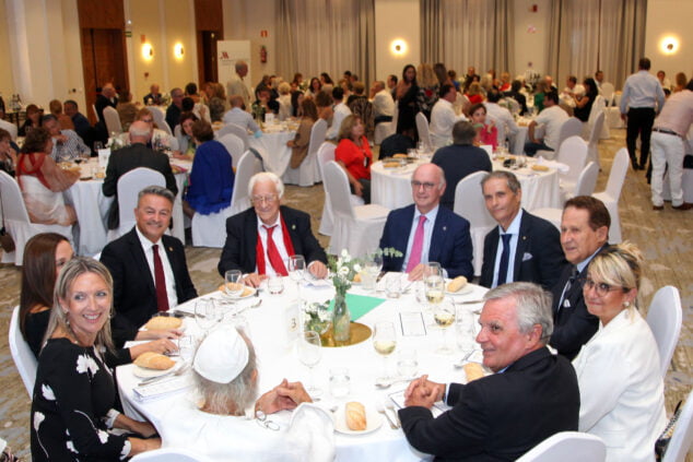 Imagen: Mesa presidencial de la Gala Benéfica del Rotary Club Jávea