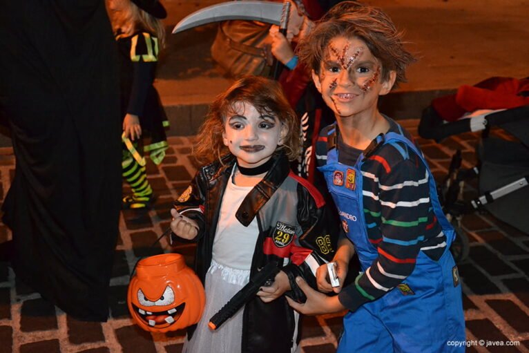 Niños disfrazados en la fiesta de Halloween de 2017