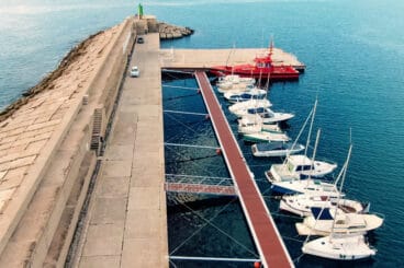 Nuevos pantalanes en el puerto de Xàbia