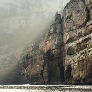 Orografía de les pesqueres de cingle. Foto Jake Abbott.
