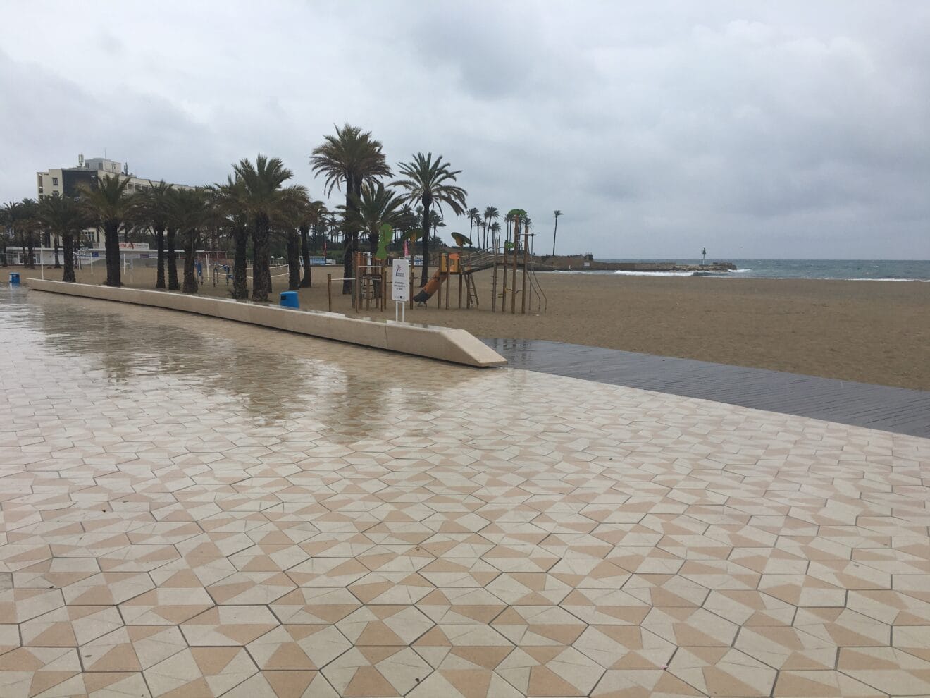 Paseo del Arenal de Xàbia tras la lluvia