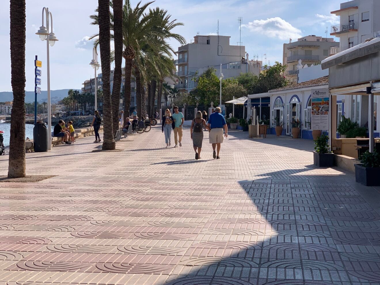 Paseo marítimo de la playa de la Grava