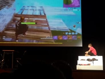 Puesta en escena de la obra Play 4