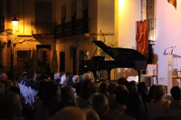 Recital de piano de Marta Espinós en el acto 9 octubre dedicado a Sorolla