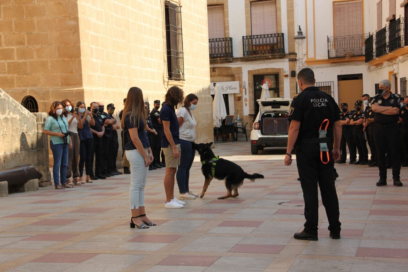 Simulacro de la Unidad Canina de la Policía de Xàbia