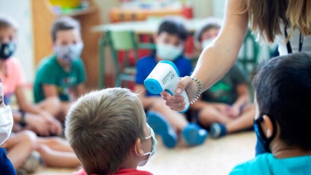 Imagen: Alumnos en un centro escolar