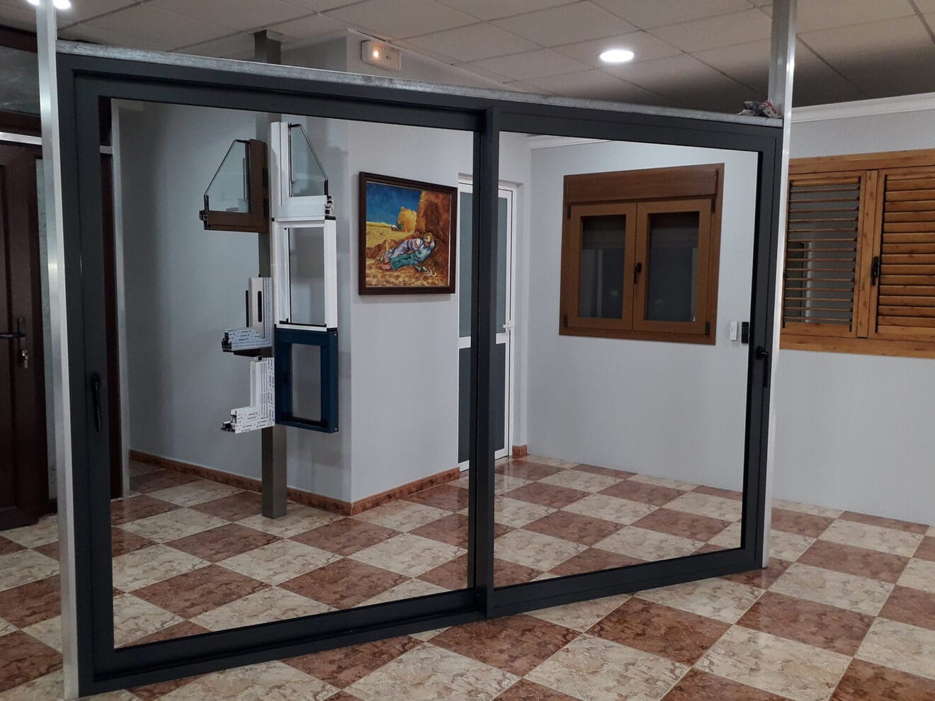 Balconera corredera disponible en Alucardona