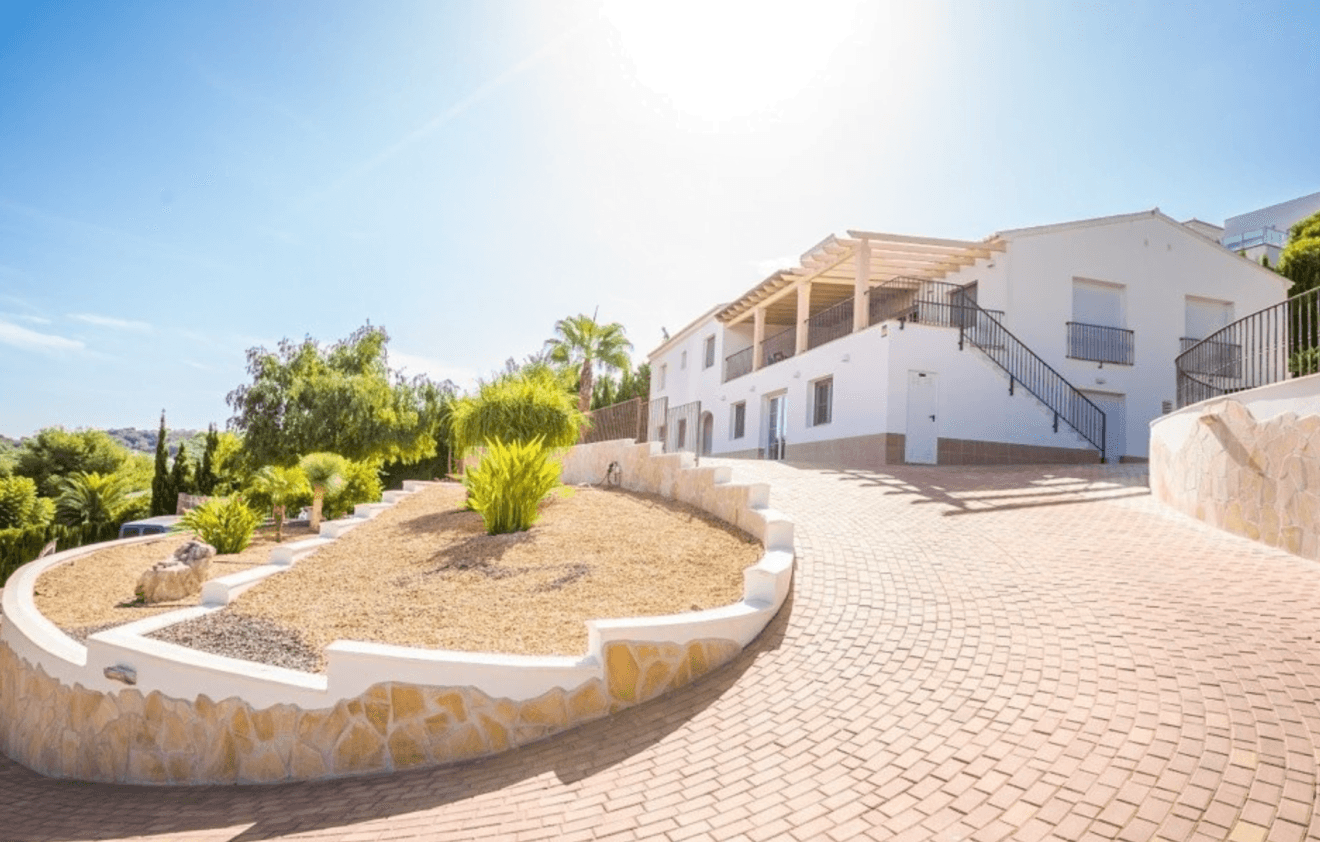 Entrada de la villa en Jávea - Terramar Inmobiliaria
