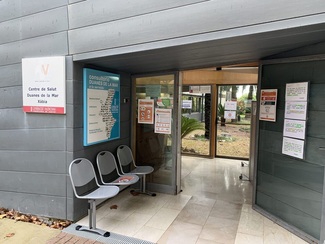 Entrada del Centro Salud de Duanes de la Mar
