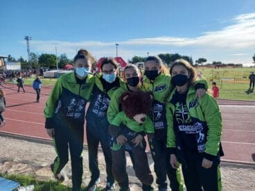 Equipo femenino Sub 16 en el Cross