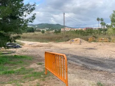 Estado de la parcela situada entre calle Atenas y Salónica