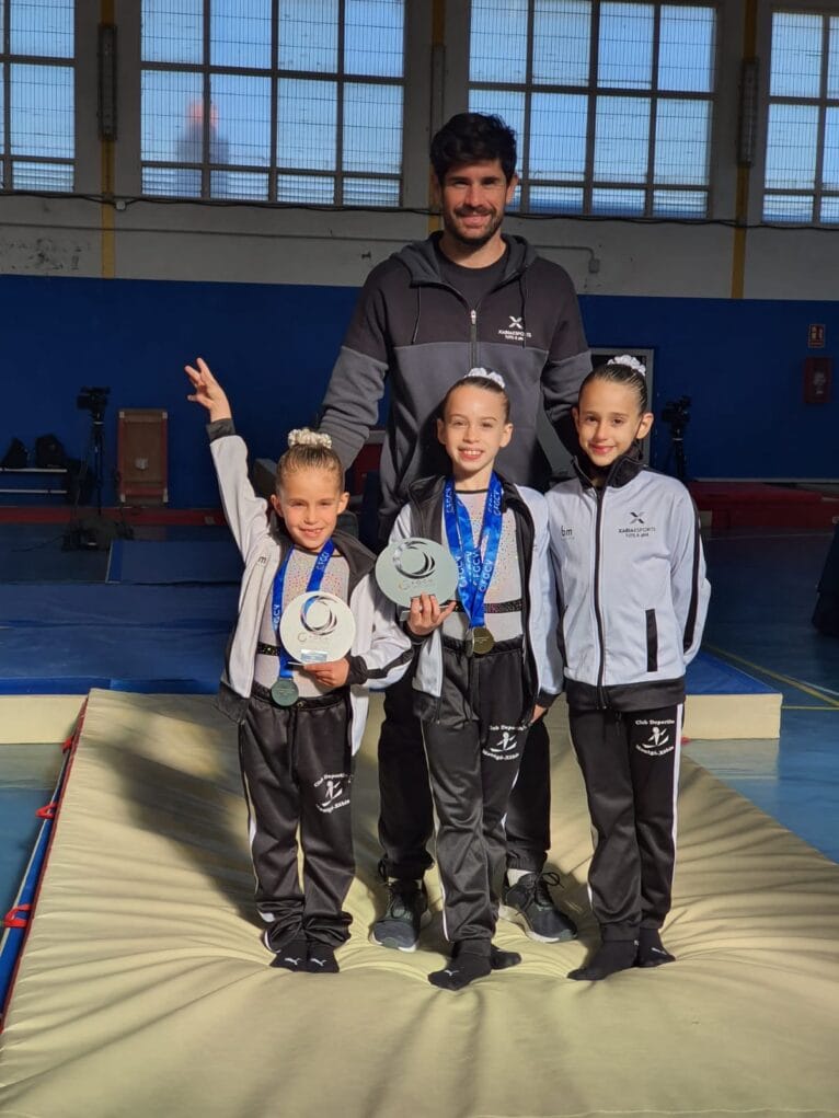 Gimnastas del Club CD Montgó Xàbia