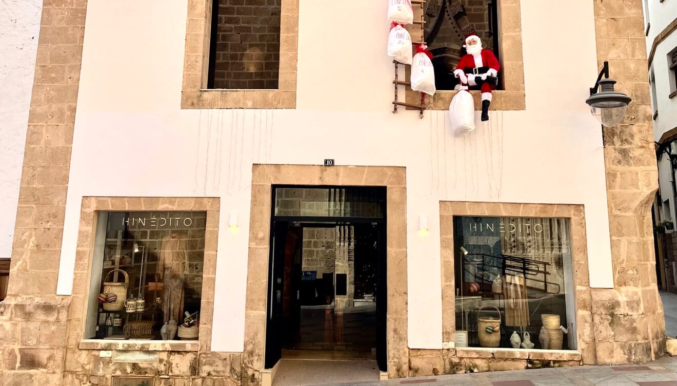 Hinédito se viste de Navidad