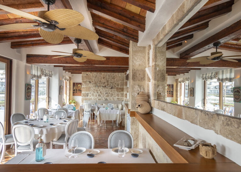 Interior de Restaurante Tosca