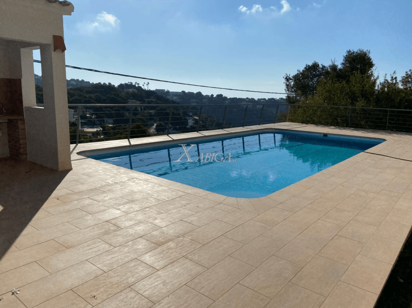 Piscina de casa con vistas al mar en Jávea -Xabiga Inmobiliaria