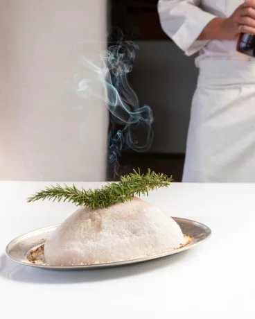 Presentación del plato Chateaubriand a la sal