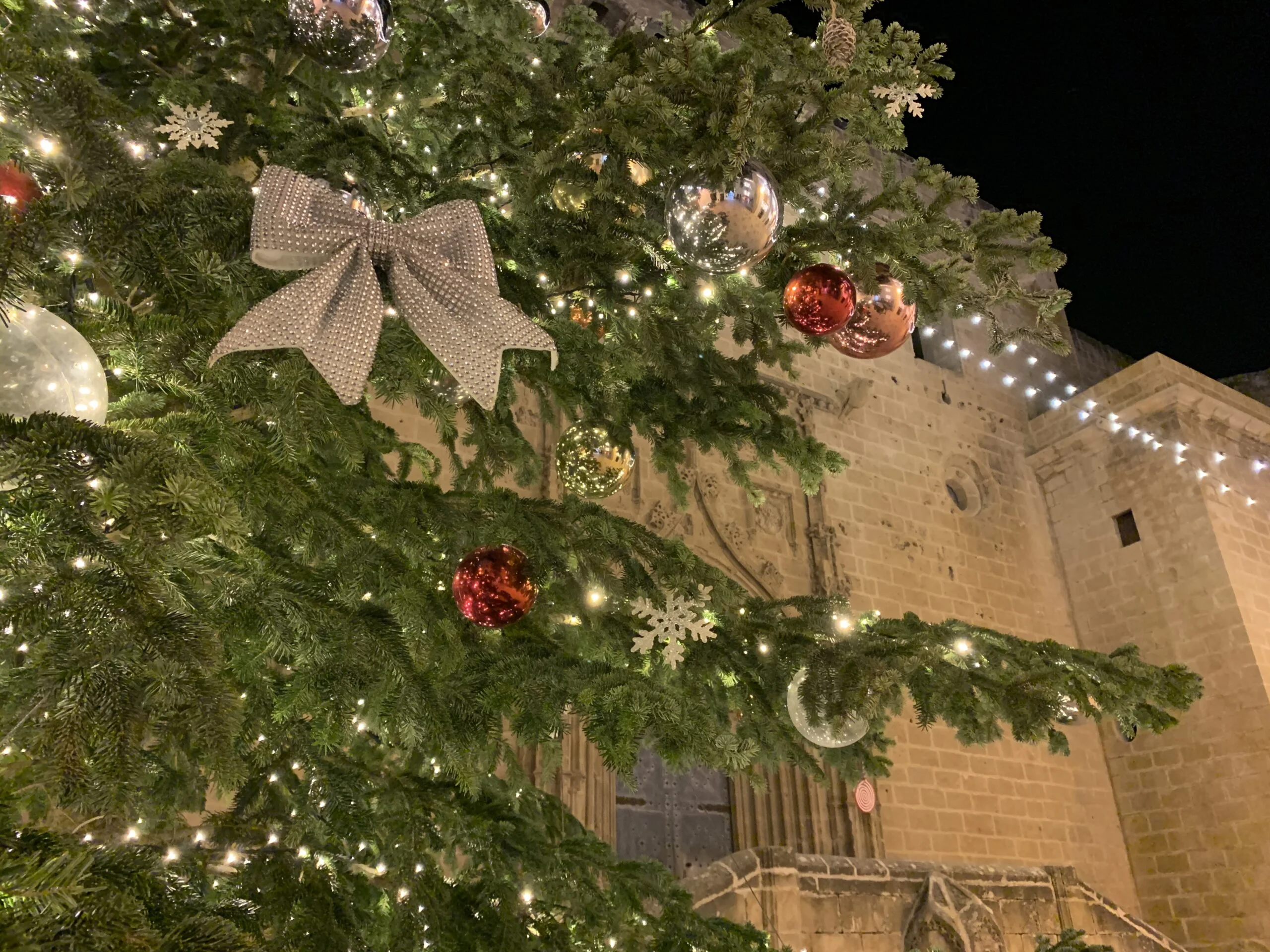 Adornos de Navidad en el Abeto del Centro Histórico de Xàbia