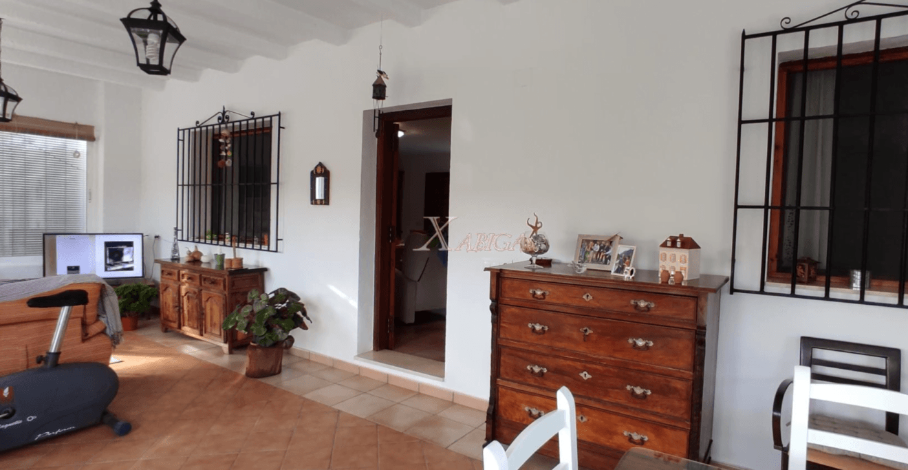 Entrada a chalet disponible en Xabiga Inmobiliaria