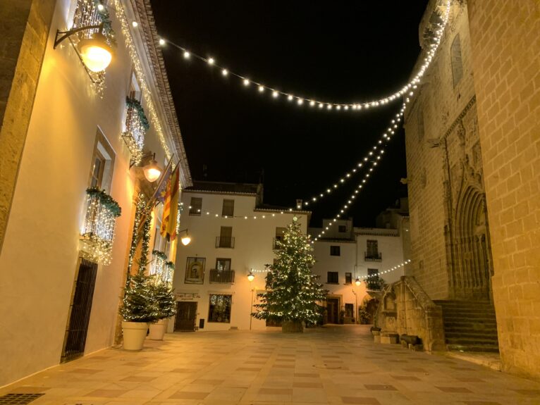 Plaza del Ayuntamiento vestida de Navidad