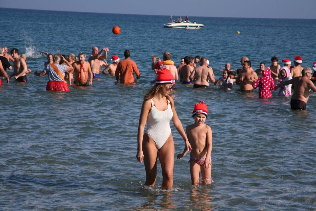 Primer baño del año 2022 en Xàbia