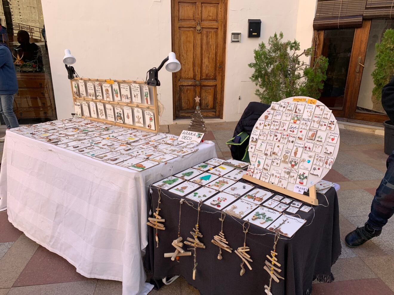 Puesto de artesanía en el Mercado de Navidad de Xàbia