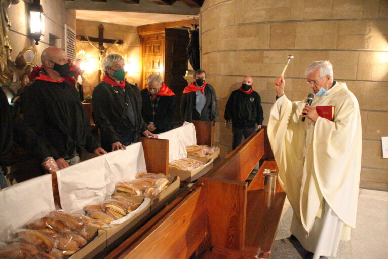 Blessing and distribution of the loaves