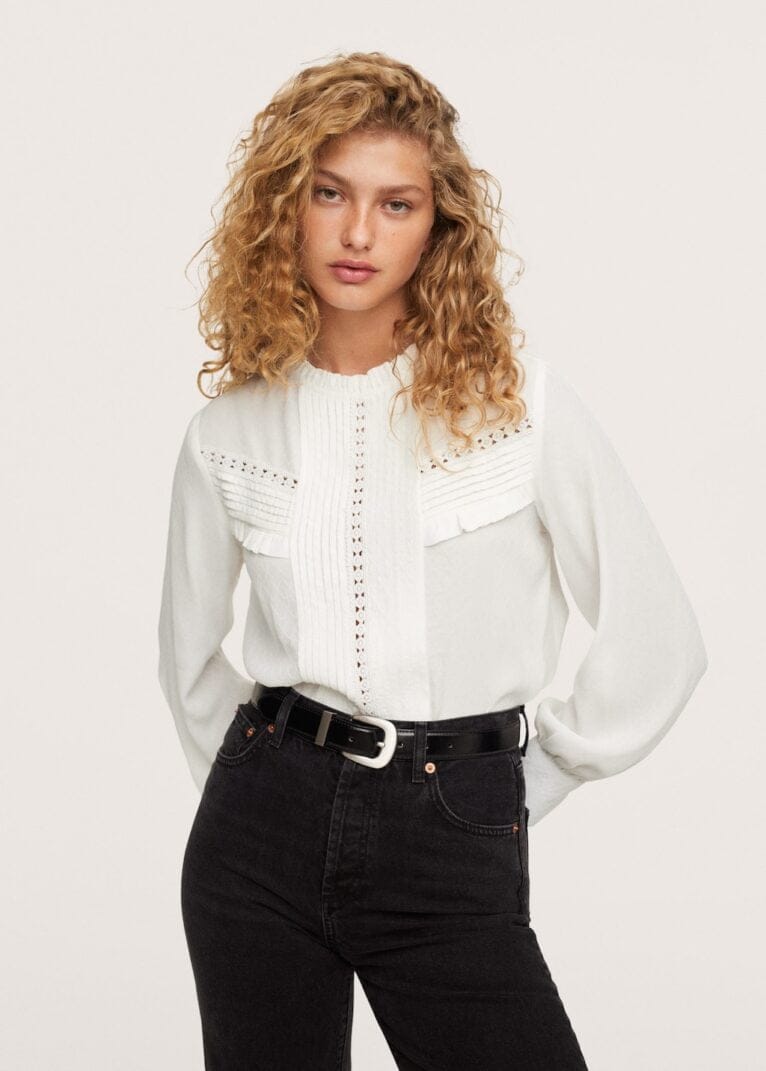 Blusa con detalles plisados en MANGO WOMAN