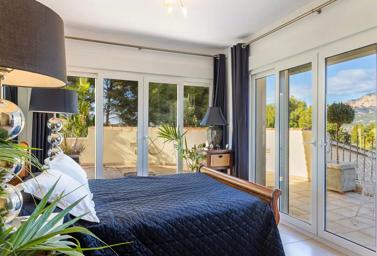 Bedroom with fantastic views of this house available with Vicens Ash