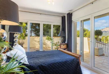 Bedroom with fantastic views of this house available with Vicens Ash
