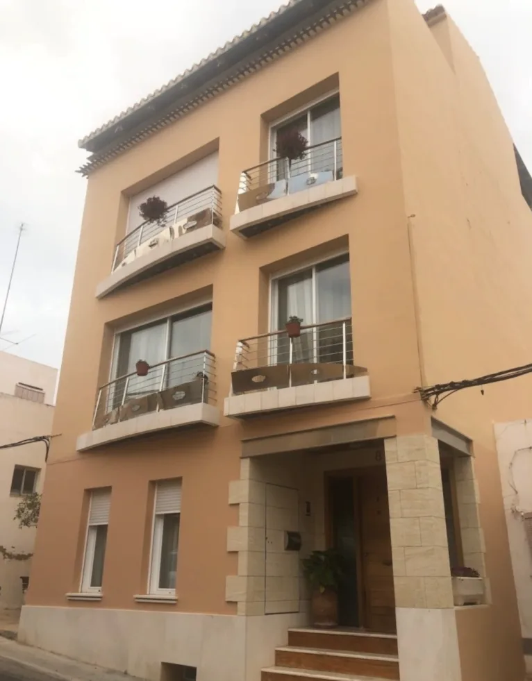 Fachada de la casa de pueblo de alto standing en Jávea - Terramar Costa Blanca