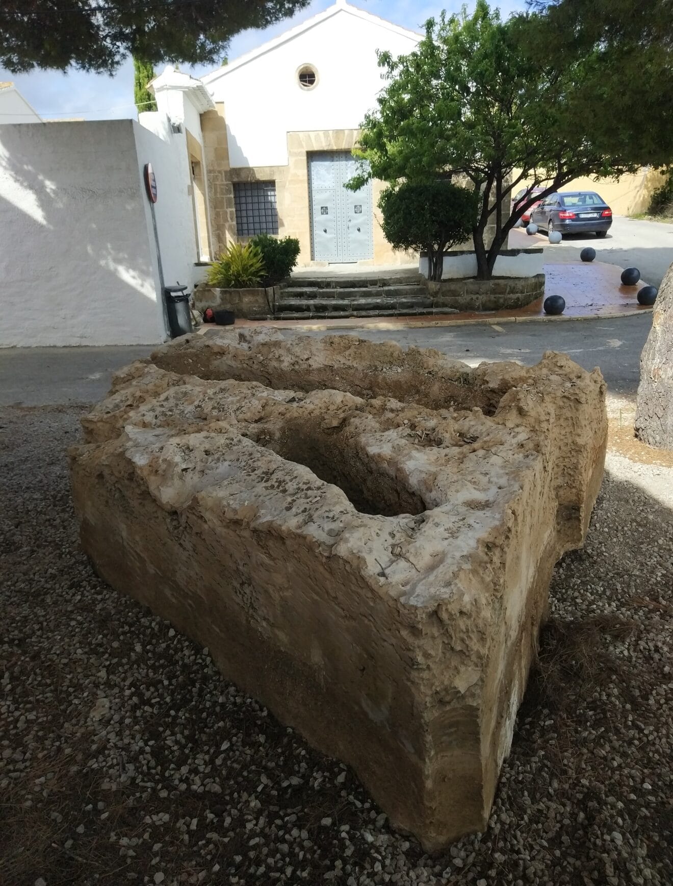 Fosas romanas del Montañar trasladadas a la Ermita de Sant Joan