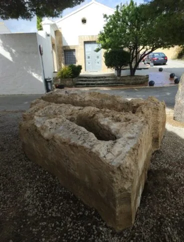 Fosas romanas del Montañar trasladadas a la Ermita de Sant Joan