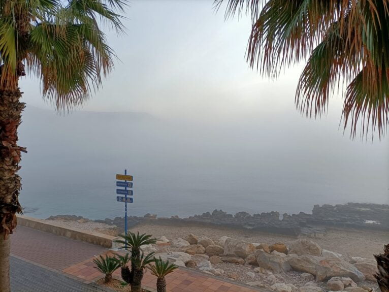 Niebla en la playa de la Grava de Xàbia