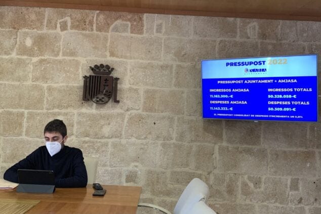 Imagen: Ximo Segarra presenta los presupuestos municipales 2022