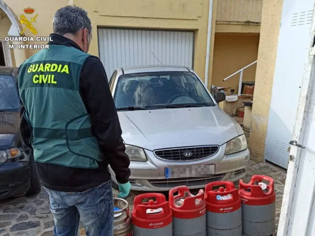 Imagen: Roba 155 bombonas de butano y propano
