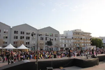 Fiesta en la plaza de la Constitución