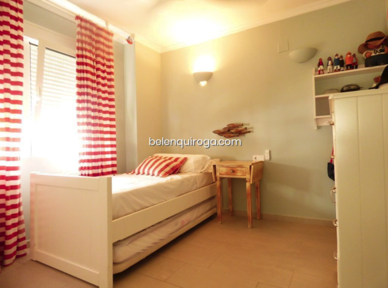 Dormitorio del apartamento disponible con Belén Quiroga