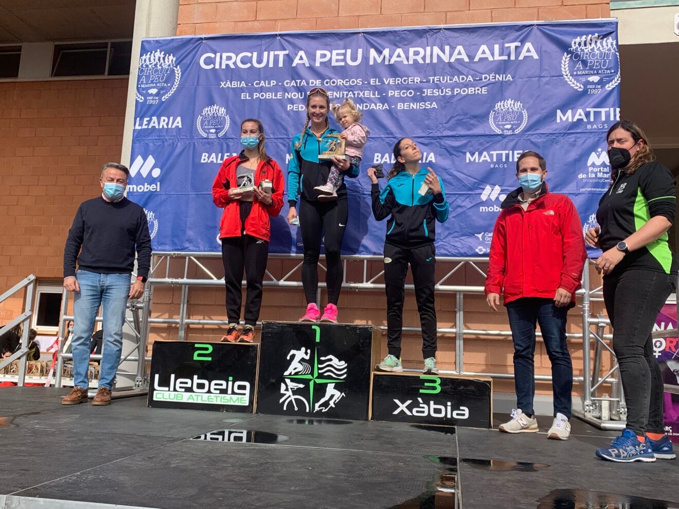 Entrega de trofeos en la Volta a Peu a Xàbia (1)