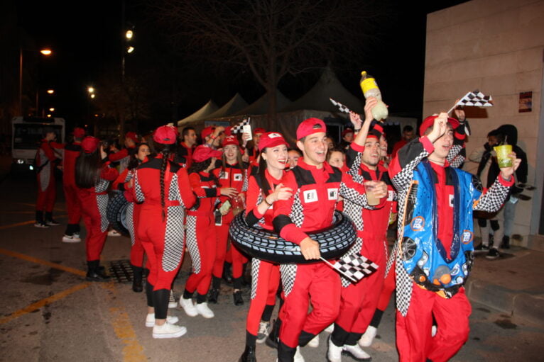 Grupo de quintos en el desfile de Carnaval Xàbia 2022