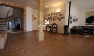 Hall de entrada de la villa en venta con Atina Inmobiliaria