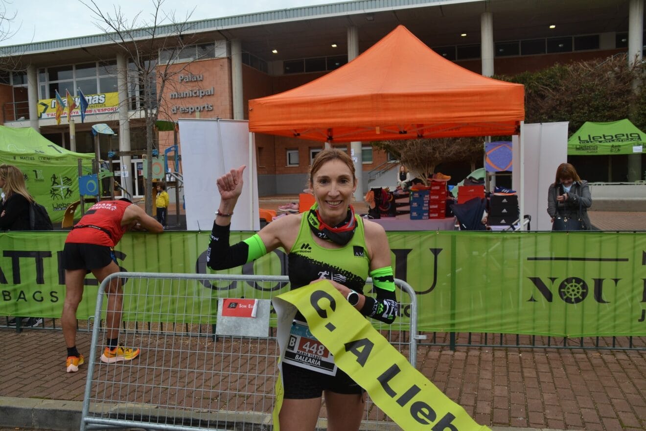 Mª Isabel Ferrer en la llegada a meta