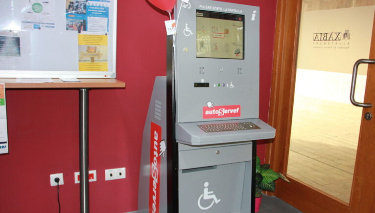 Máquina del punto Labora Autoservef en oficina Creama Xàbia